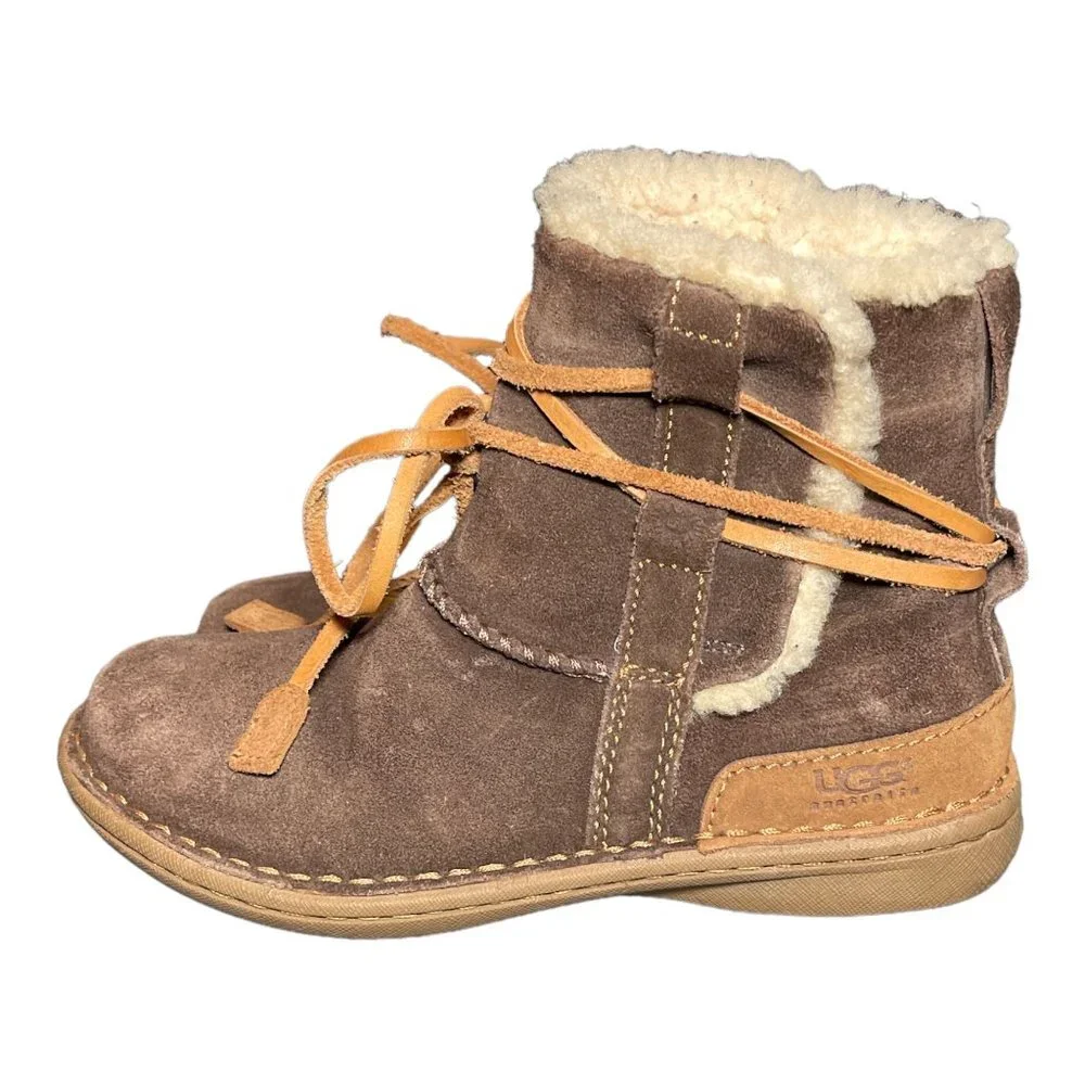Ugg Cove Boots Brown